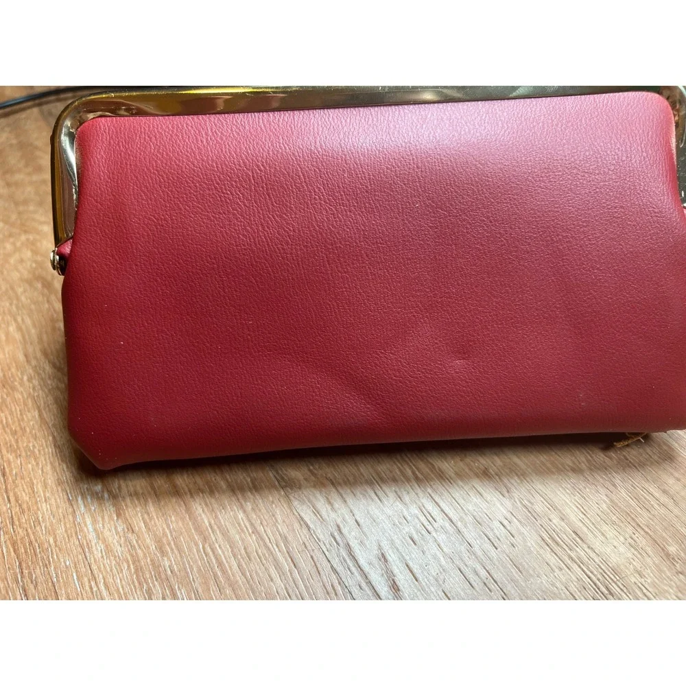 Forever Young Mouse Wristlet Wallet Women Red Kiss Lock Graphic NEW with Flaw